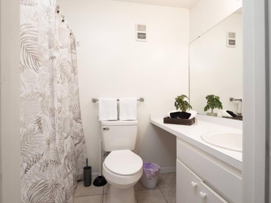 Spacious Condo Mins To Shands, University, & Downtown! Gainesville Kültér fotó