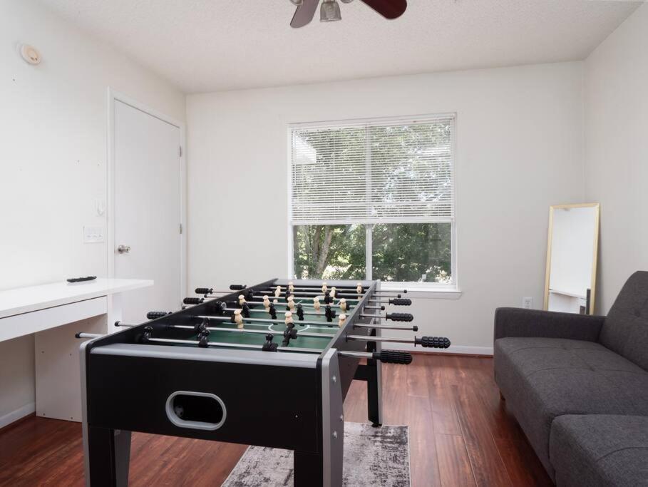 Spacious Condo Mins To Shands, University, & Downtown! Gainesville Kültér fotó