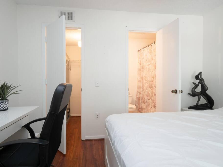 Spacious Condo Mins To Shands, University, & Downtown! Gainesville Kültér fotó