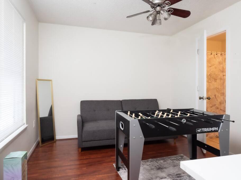 Spacious Condo Mins To Shands, University, & Downtown! Gainesville Kültér fotó