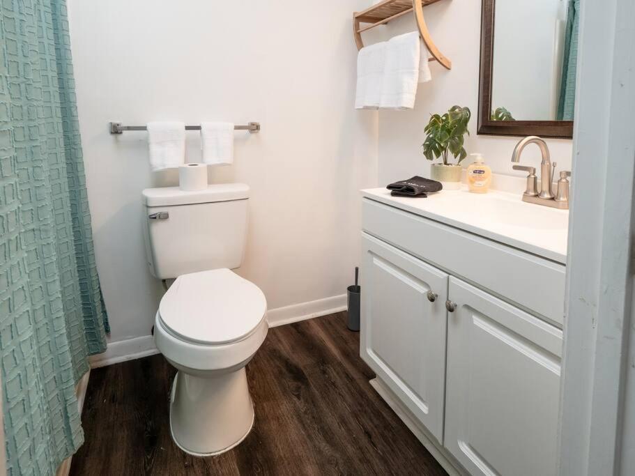 Spacious Condo Mins To Shands, University, & Downtown! Gainesville Kültér fotó