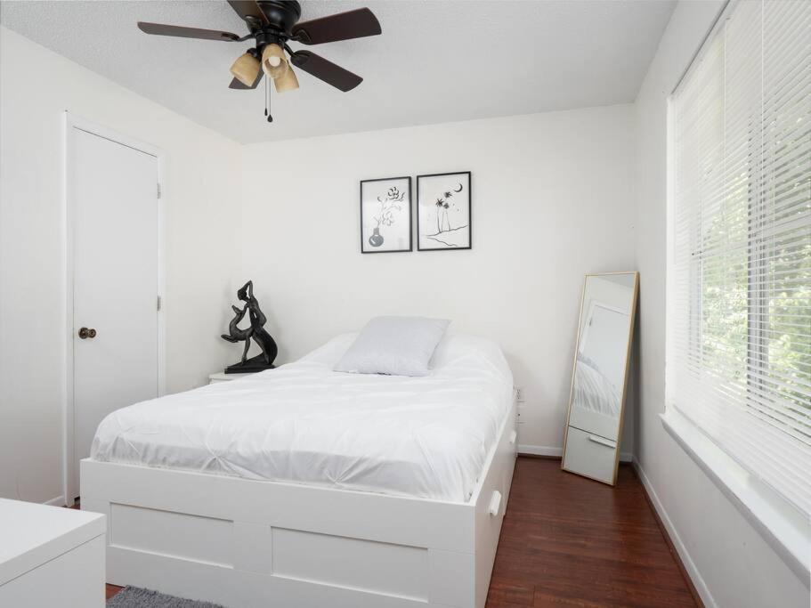 Spacious Condo Mins To Shands, University, & Downtown! Gainesville Kültér fotó