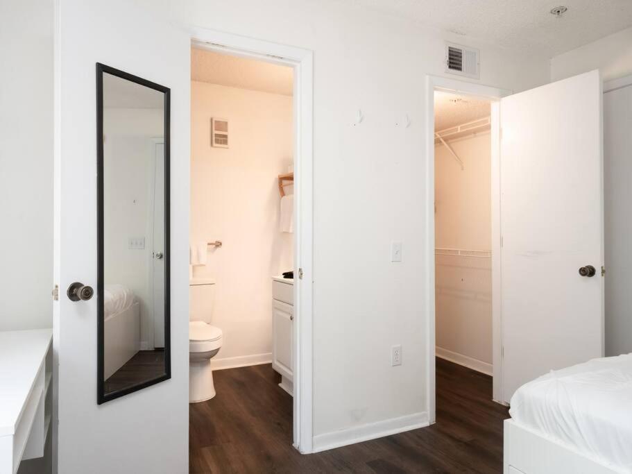 Spacious Condo Mins To Shands, University, & Downtown! Gainesville Kültér fotó