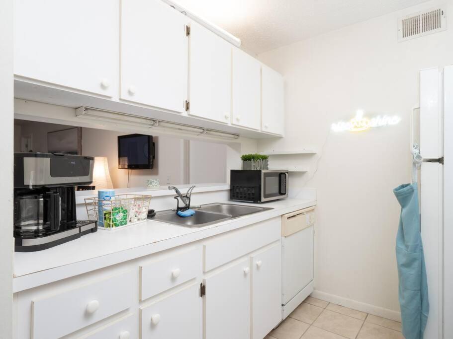 Spacious Condo Mins To Shands, University, & Downtown! Gainesville Kültér fotó